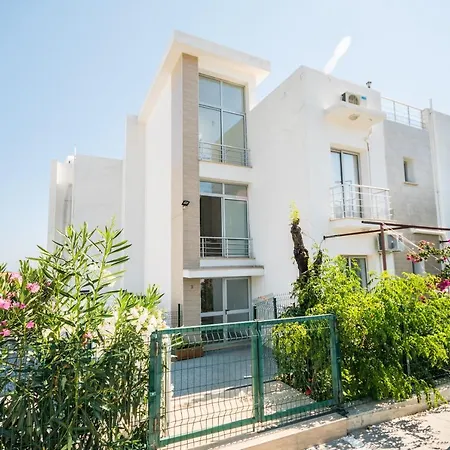 Luxury Two-bedroom In Amazing Place Lukomorye B5