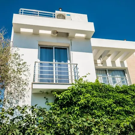 Luxury Two-bedroom In Amazing Place Lukomorye B5 Karavas (Northern Cyprus)